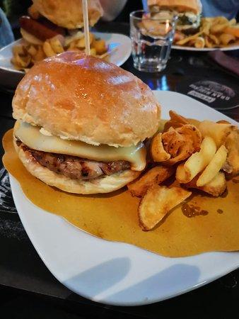 Golden River Pub